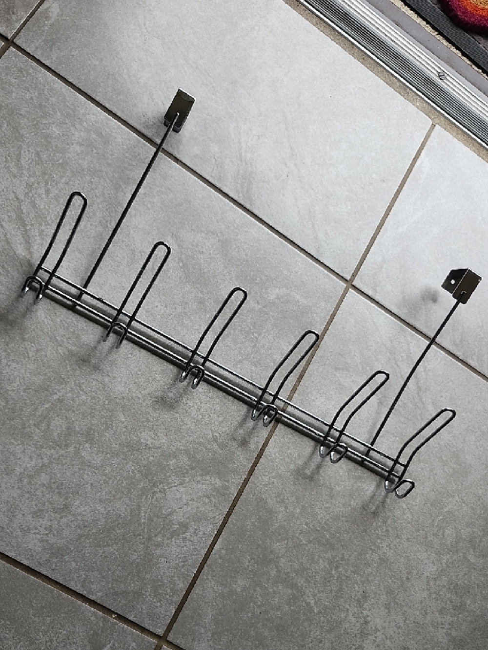 Over-the-Door 6-Hook Metal Silver Tone Wall Rack - Picture 2 of 8